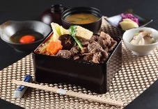 和牛すき焼き重定食　