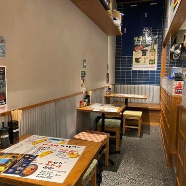 おでん・串カツ・煮込み「みっつ」_みんなでわいわいお食事を楽しめるテーブル席