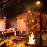 絶品炉端を目の前で豪快に焼き上げます！