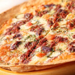 オリジナルピザは4種類ご用意！ こだわりの味をご賞味ください