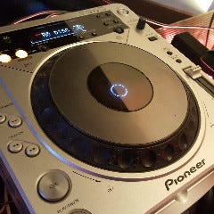 立食で最大60名様まで収容可能！DJ・プロジェクターも無料貸出！