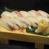 釣ったシマアジで握り寿司