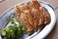 ラッキー餃子会館