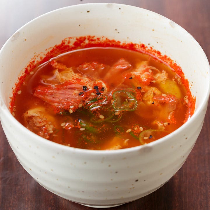 さまざまな肉のガラで取ったスープが絶妙な味わい♪種類も豊富。