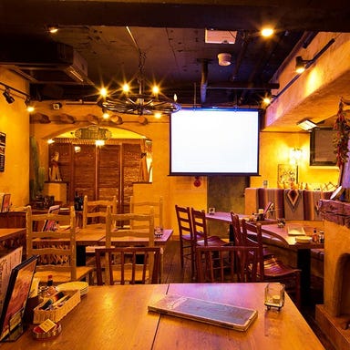 メキシコ料理 ロスボラチョス_【店内全60席】異国の雰囲気漂うお洒落な空間