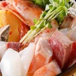 ランチNo. 1メニュー豪華な「海鮮丼」もお得な価格でご提供！