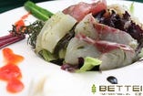 鎌倉野菜とお刺身サラダ