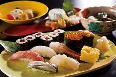 【寿司×カウンター席】酒肴とおまかせ厳選握り握りコース「保津川」