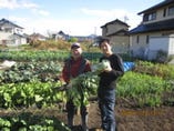 自社農園で作る旬な野菜を定期的に使用します。