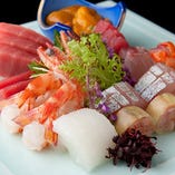 漁獲高日本一を誇るスズキなど、地元三番瀬の新鮮魚介をご提供