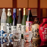 季節の料理に合う焼酎や日本酒を種類豊富に取り揃えております