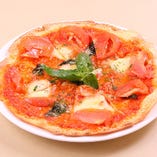 当店一番人気のマルゲリータピザです。