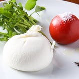 BURRATA and Boutique-Tomato