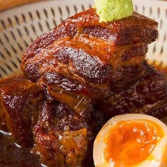 糸島産豚の角煮 -半熟玉子添え-