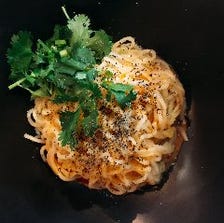 全部のせ汁なし担担麺