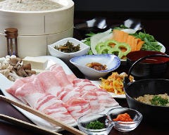 アグーしゃぶしゃぶと沖縄料理 おBAR 