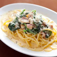 ローマっ子の定番‘カルボナーラ’ 少し太いスパゲッティで