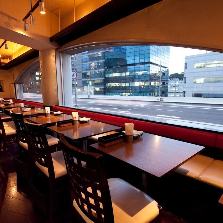 300円イタリアン居酒屋 ガーリックテーブル 横浜西口店 コース 横浜コスパgood イタリアン居酒屋 席のみ予約 絶景 窓際テーブル席もご用意可能 ぐるなび