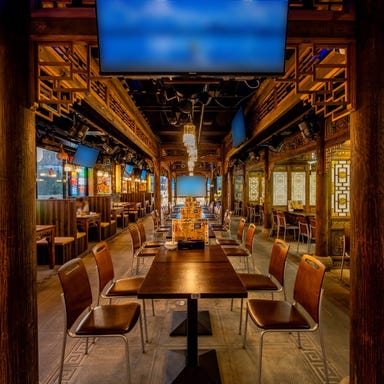 食べ飲み放題170種 個室居酒屋 マルヤス酒場プラス 関内店_▼開放的で清潔感の溢れる店内!