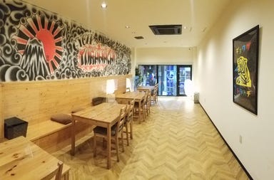 餃子酒場 トラハチ 黒崎店 店内の画像