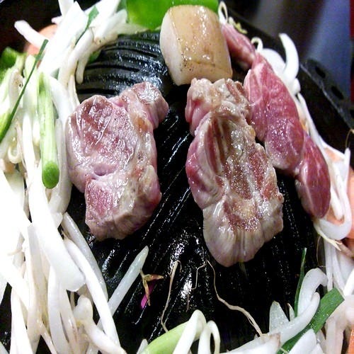 北海道から直送のラム肉使用