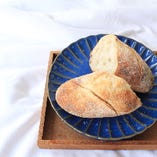 発酵酵母とゲランドの塩の特製パン