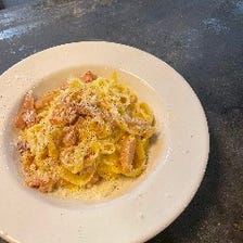 生麺のもちもちカルボナーラ