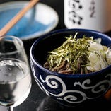 蕎麦と日本酒は鉄板の組み合わせ。蕎麦そのもののおいしさが堪能できる「上がり蕎麦」は、いわずもがな日本酒と相性抜群です。「山形正宗」「モダン仙禽」など旨辛口の地酒とともにぜひ。