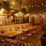 居心地の良いテラス席は会社帰りや休日のランチにオススメ◎