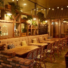 リゾートを思わせる開放的なテラス