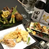 料理長こだわりの油を使用した天ぷらとガブリエルグラスで飲む日本酒がよく合います