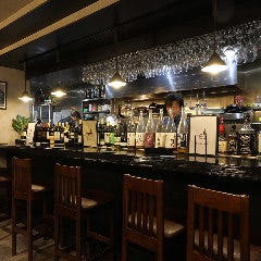 樽から注ぐ「樽ハイ」はさわやかなテイストで人気の1杯