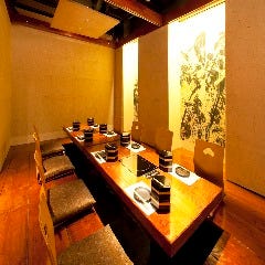 博多 表邸_【掘りごたつ完全個室:4～10名様】壺庭付きの風情ある和風空間