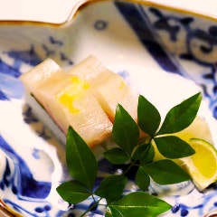 博多 表邸_【前菜】　大あら 昆布〆押し寿し