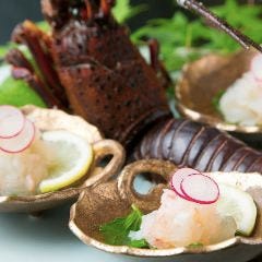 博多 表邸_宮崎県産　伊勢海老活造り　～季節の氷鉢盛り～　