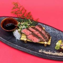 博多 表邸_【黒毛和牛炙り･お造り盛り会席】玄界灘産の鮮魚と黒毛和牛を堪能〜飲み放題120分〜[料理のみ:6,200円]