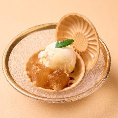 博多 表邸_最中バニラアイス ～わらび餅添え〜
