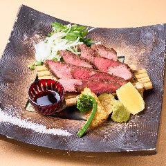 博多 表邸_黒毛和牛×黒豚×博多地鶏
厳選して仕入れる当店自慢の肉をご堪能ください