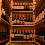 有名ワイン漫画登場のワイン!!有り!!
イタリア、スペイン、フランスをはじめ各国ワインを40種以上を各種（赤・白・泡）豊富にご用意しています！