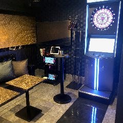 大切な仲間たちと！ダーツもカラオケも楽しめるVIPルームも完備