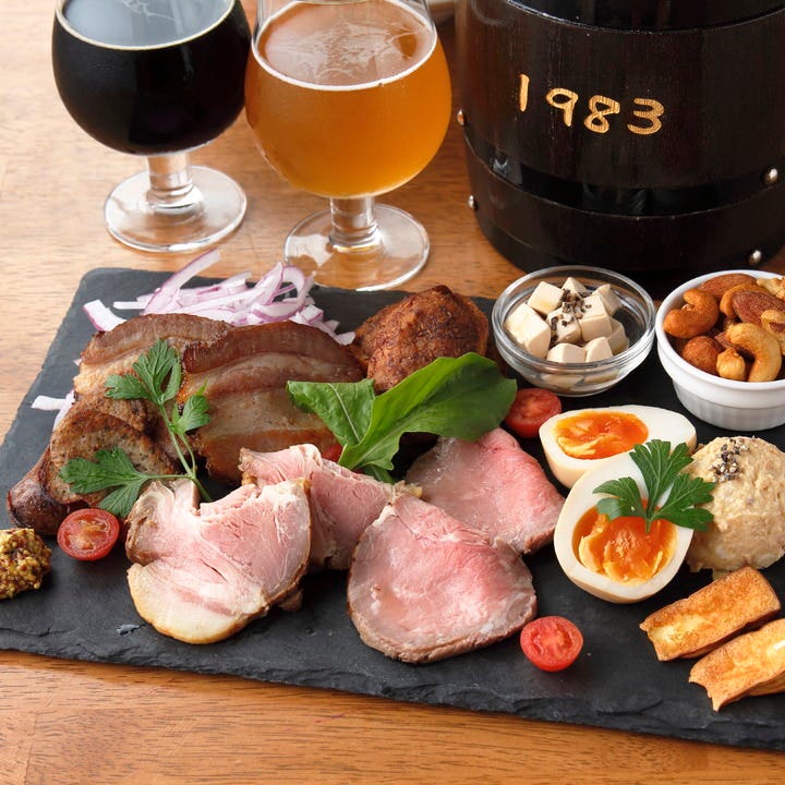 1983 ～燻製とクラフトビールのお店～ 茅ヶ崎（茅ヶ崎・寒川/居酒屋