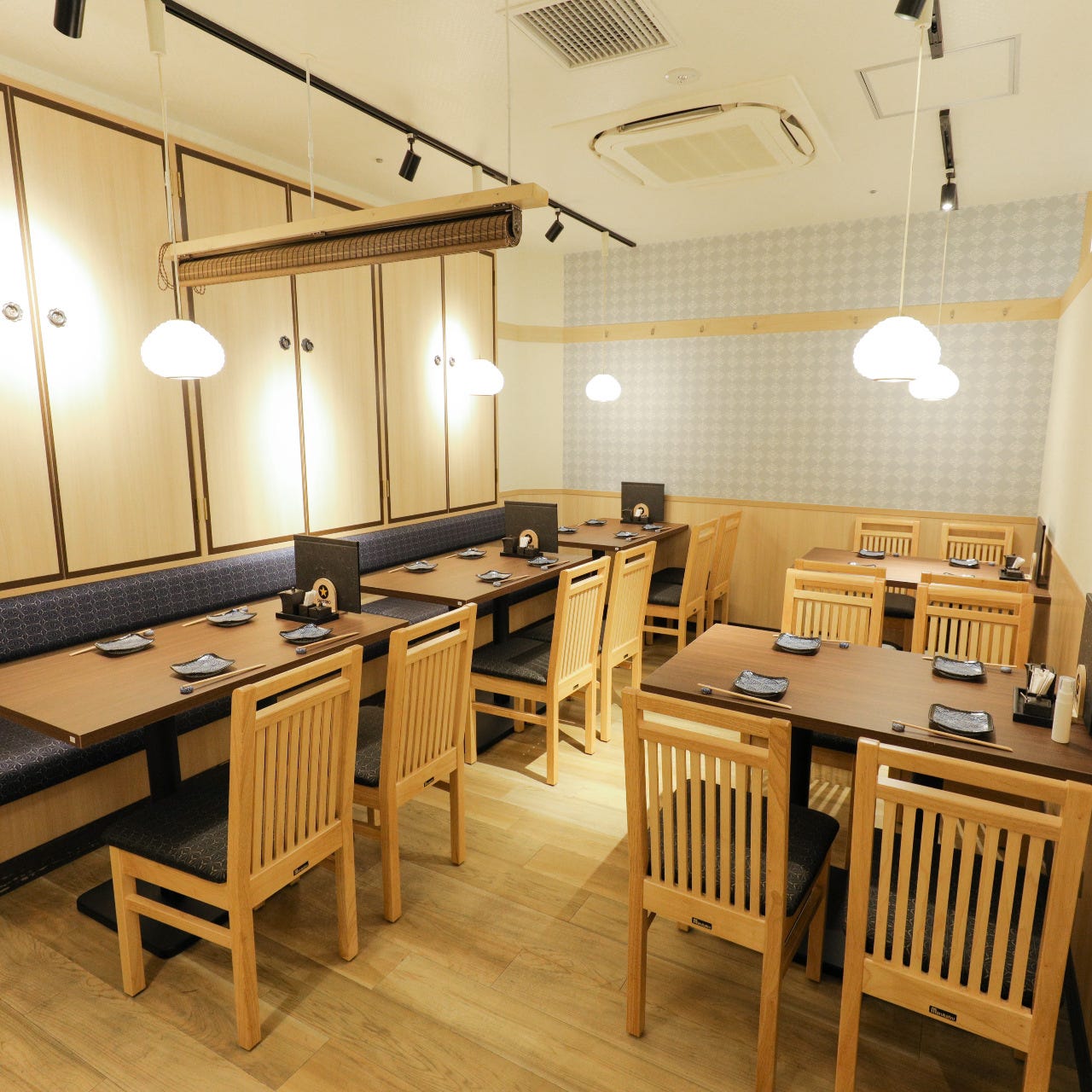 1. 牡蠣を積み上げるチャレンジメニュー！「海鮮酒場 うおぷく 梅田店」