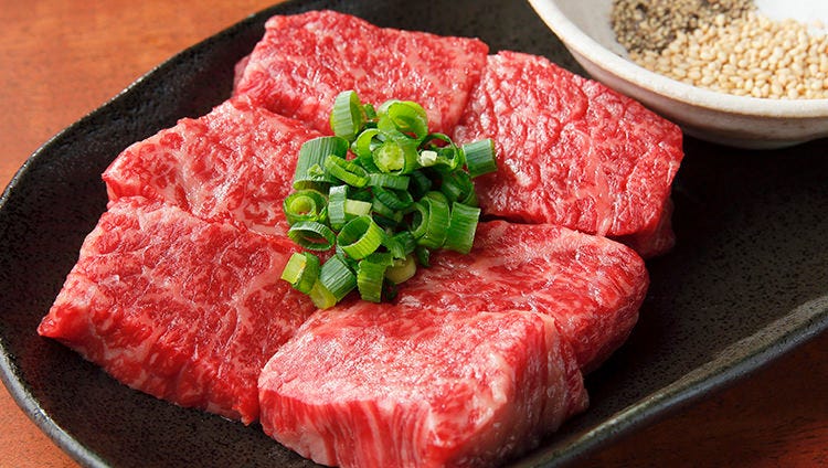 イチボを使用した赤身厚切りステーキはお肉の旨味たっぷり