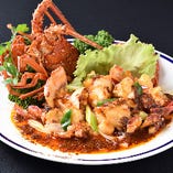 伊勢海老などの高級食材を使った中華料理をお楽しみ下さい。
