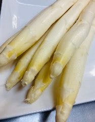 ホワイトアスパラガスのバッサーノ風