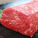 [厳選食材]
肉料理も絶品。牛肉はA4ランク以上黒毛和牛のみ使用