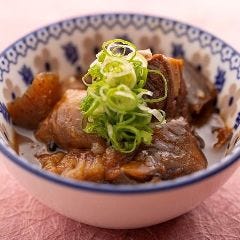 牛すじとコンニャクの煮込み