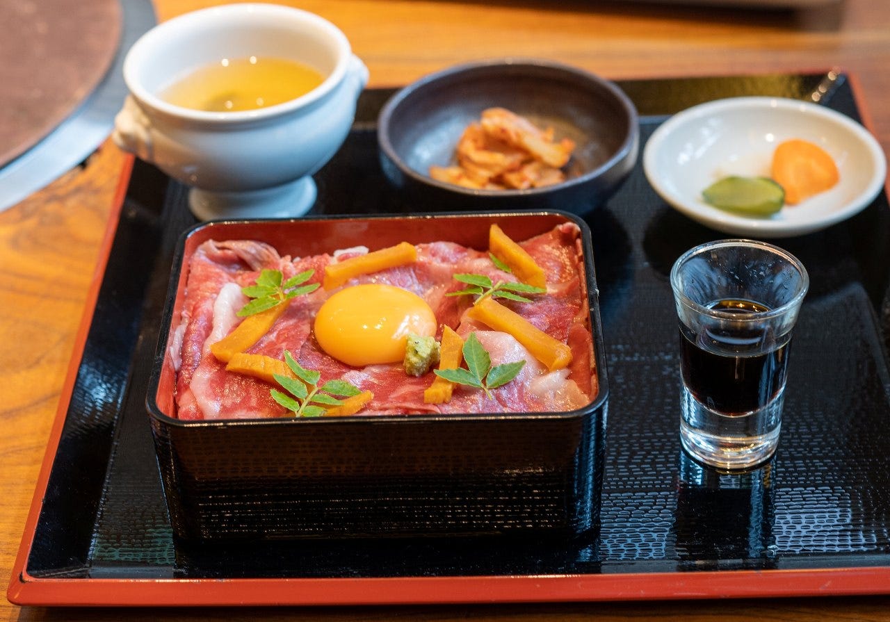 肉料理 春祺廊のコウネ御重