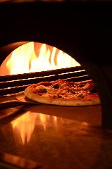 300℃の窯で一気に焼き上げます！