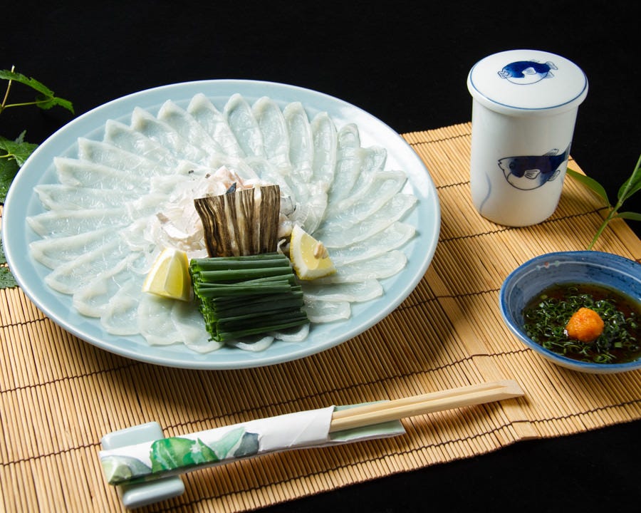 新鮮海の幸！ふぐ刺しが名物！